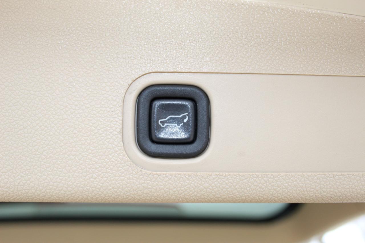 Chevrolet Suburban LTZ 1500 4WD 2012