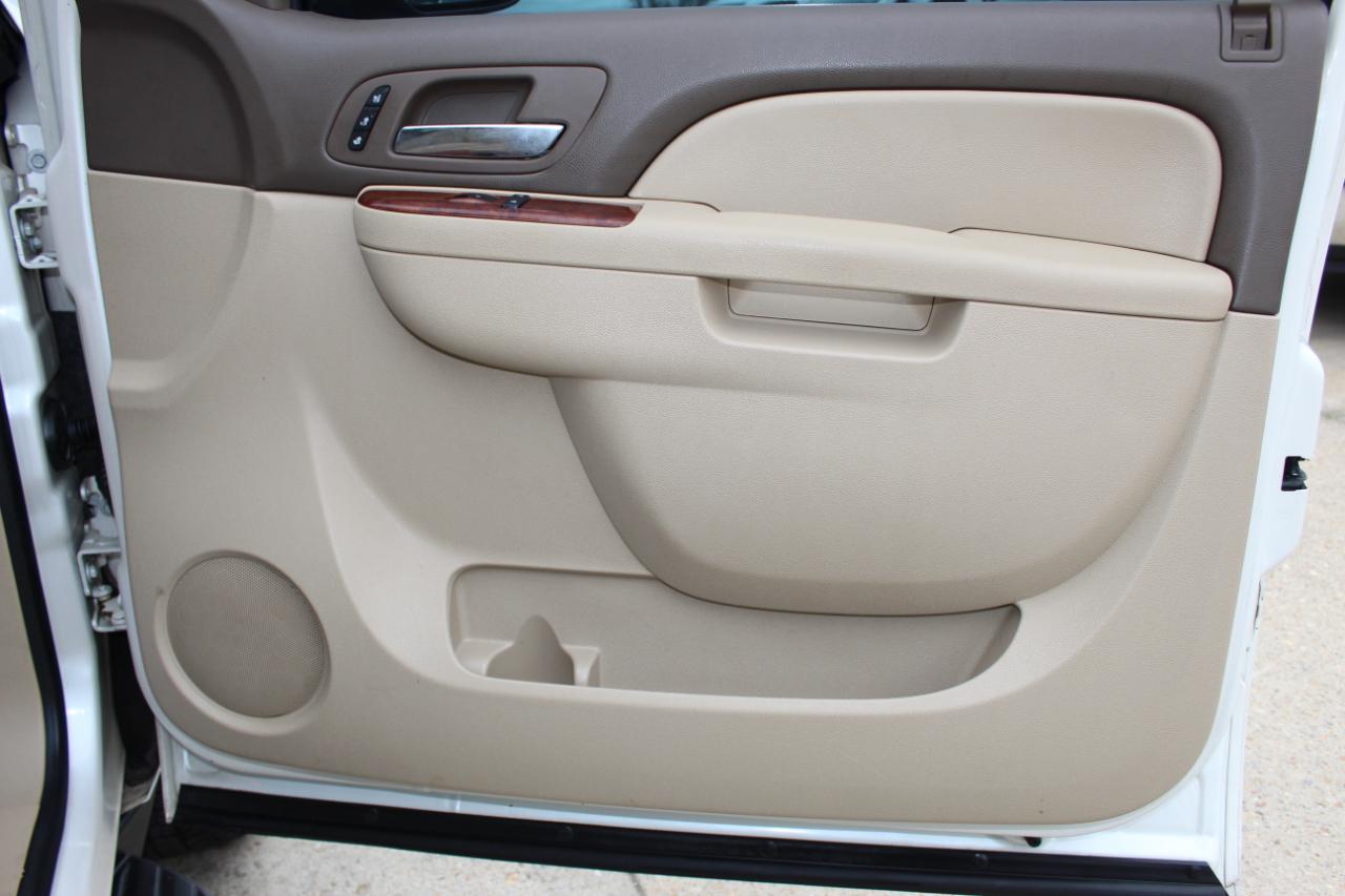 Chevrolet Suburban LTZ 1500 4WD 2012