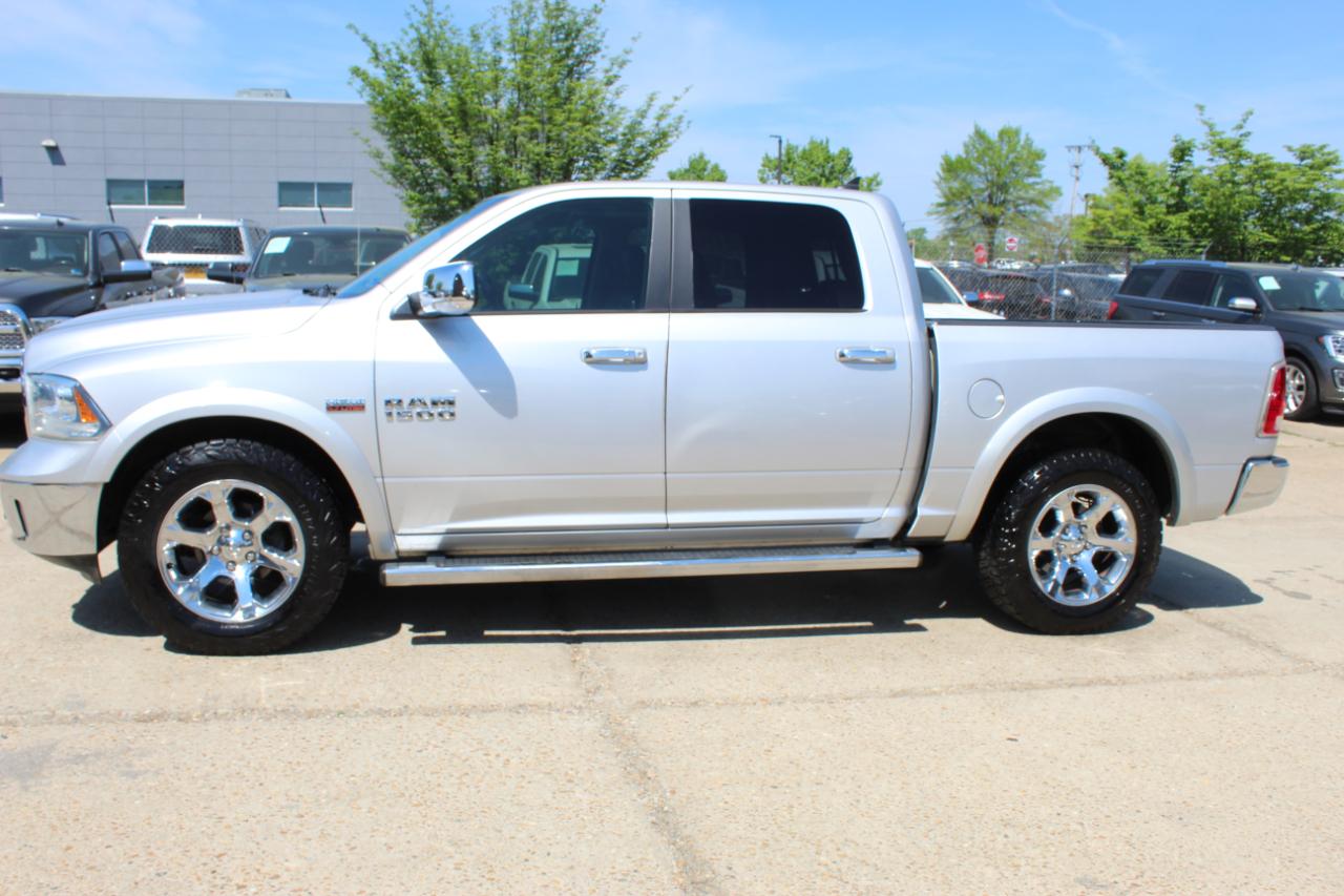 RAM 1500 Laramie Crew Cab SWB 4WD 2016