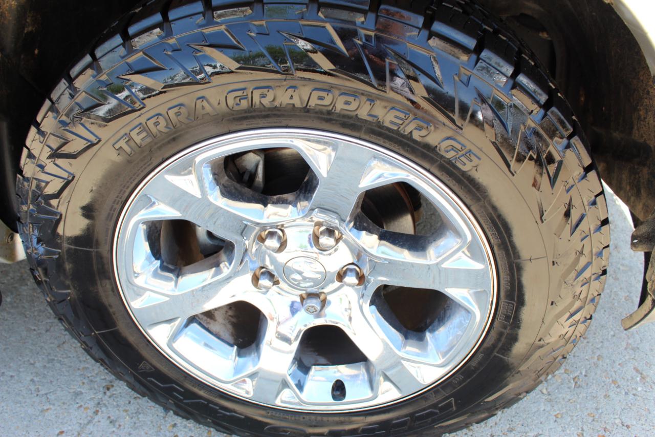 RAM 1500 Laramie Crew Cab SWB 4WD 2016