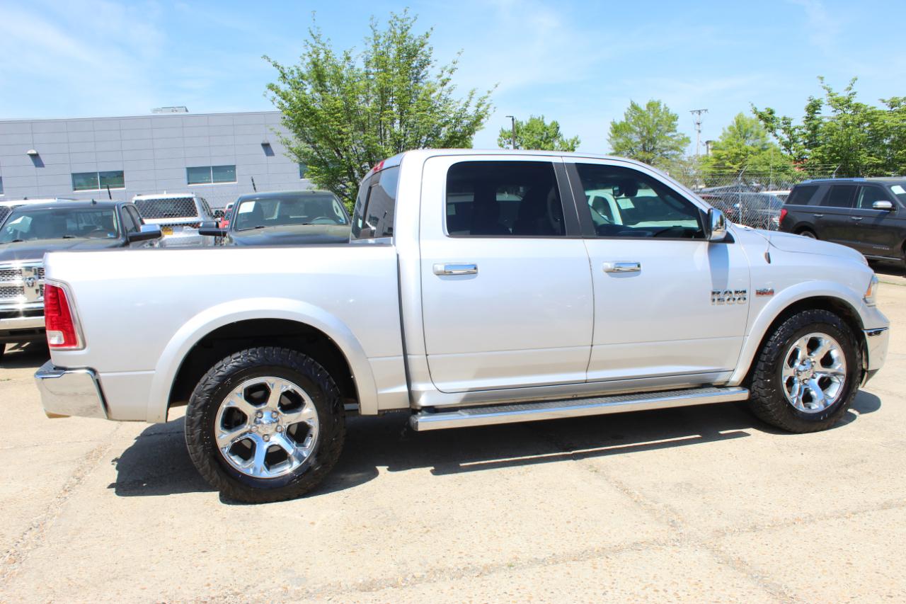 RAM 1500 Laramie Crew Cab SWB 4WD 2016