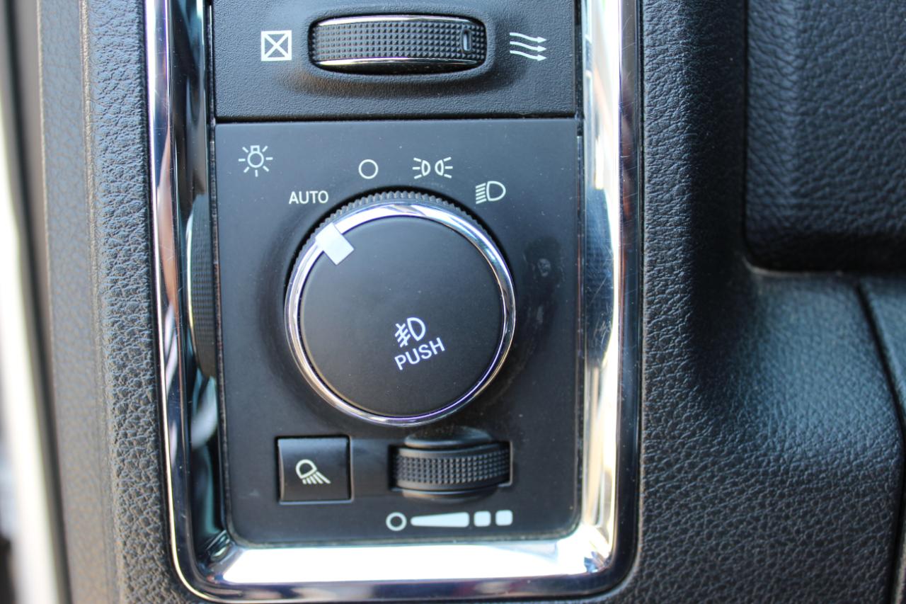 RAM 1500 Laramie Crew Cab SWB 4WD 2016