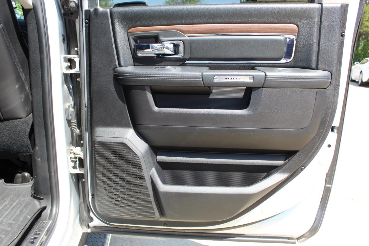 RAM 1500 Laramie Crew Cab SWB 4WD 2016