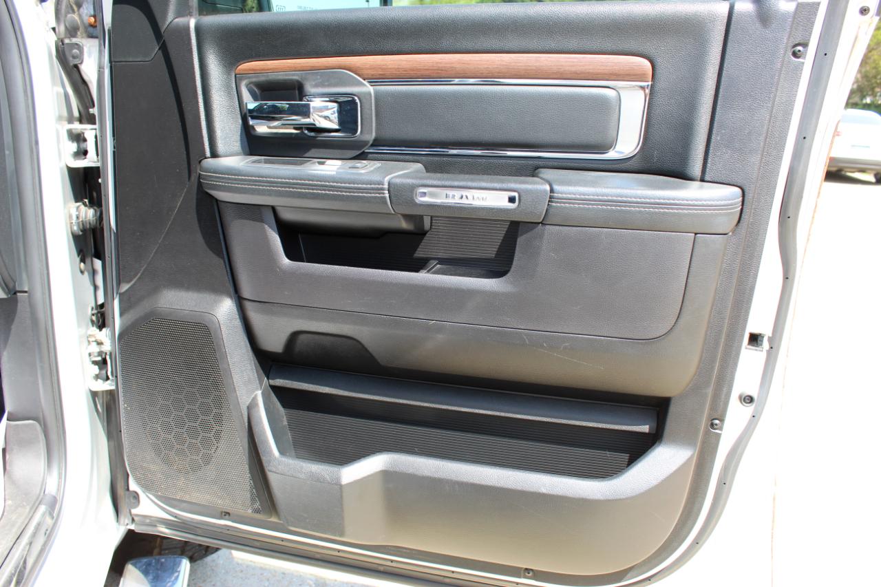 RAM 1500 Laramie Crew Cab SWB 4WD 2016