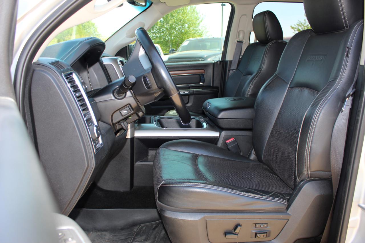 RAM 1500 Laramie Crew Cab SWB 4WD 2016