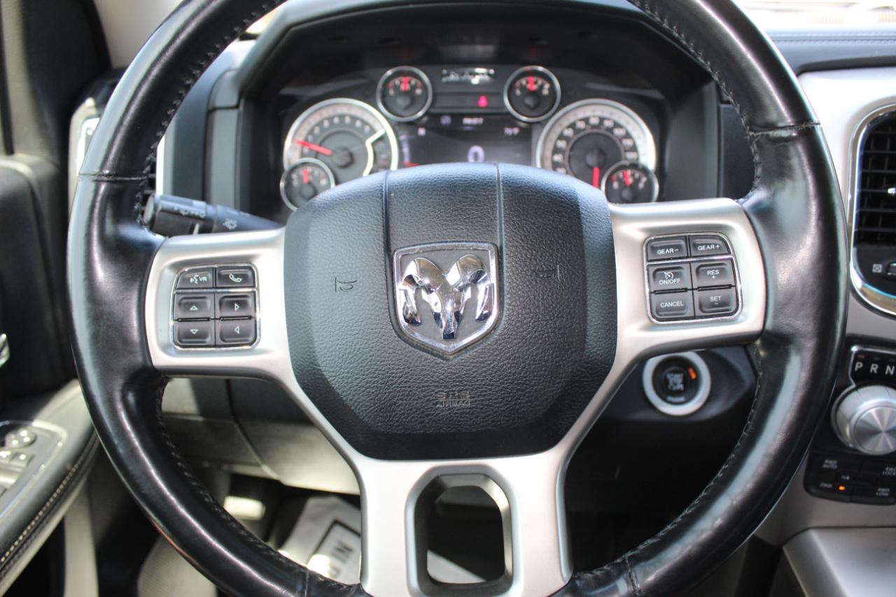 RAM 1500 Laramie Crew Cab SWB 4WD 2016