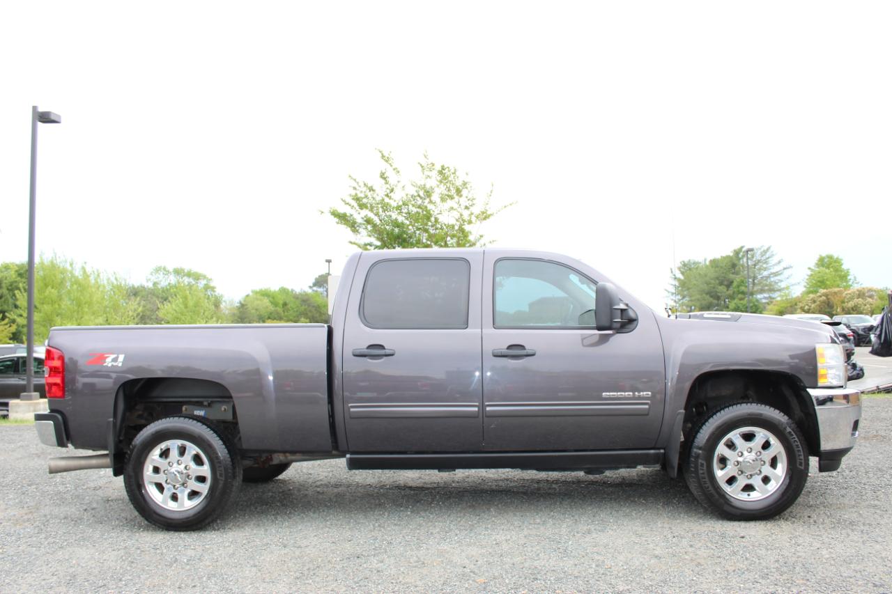Chevrolet Silverado 2500HD LT Crew Cab 4WD 2011