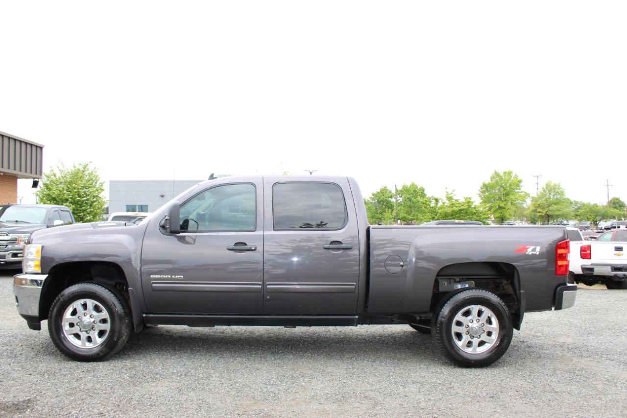 Chevrolet Silverado 2500HD LT Crew Cab 4WD 2011