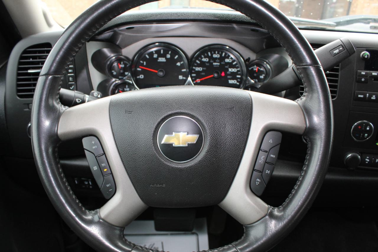 Chevrolet Silverado 2500HD LT Crew Cab 4WD 2011