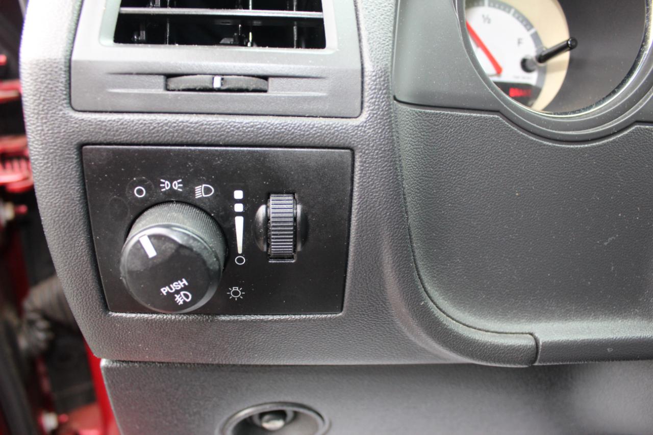 Dodge Challenger SE 2010