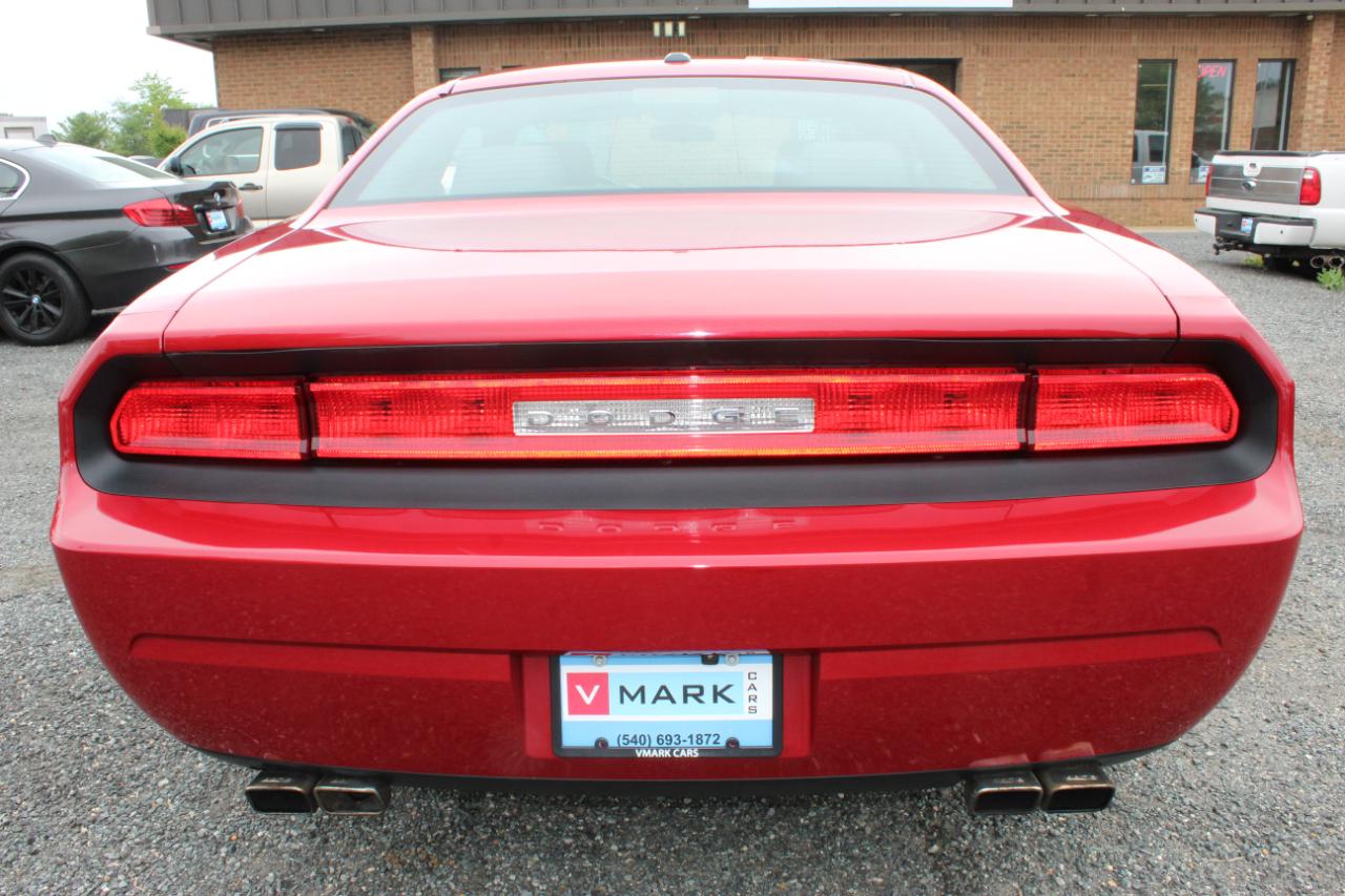 Dodge Challenger SE 2010