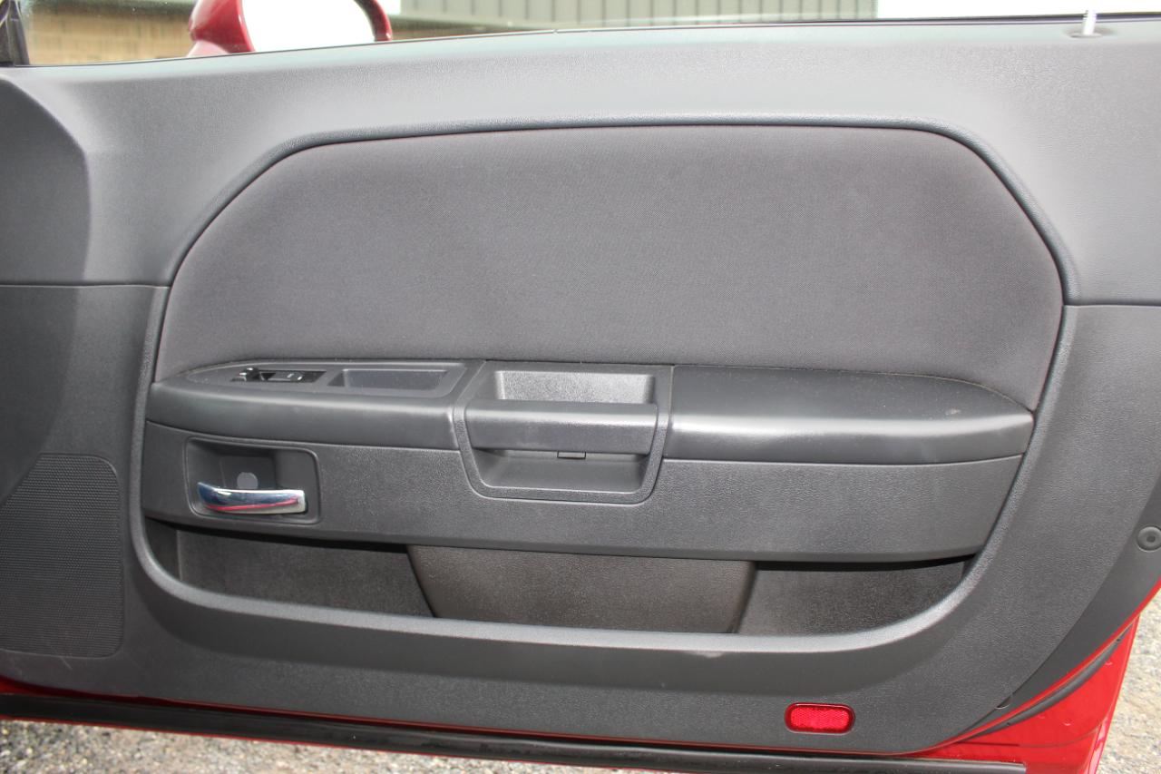 Dodge Challenger SE 2010