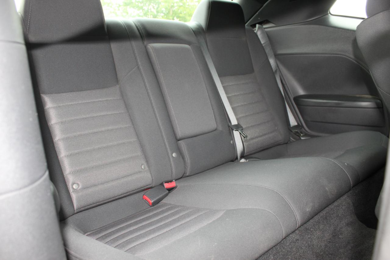 Dodge Challenger SE 2010