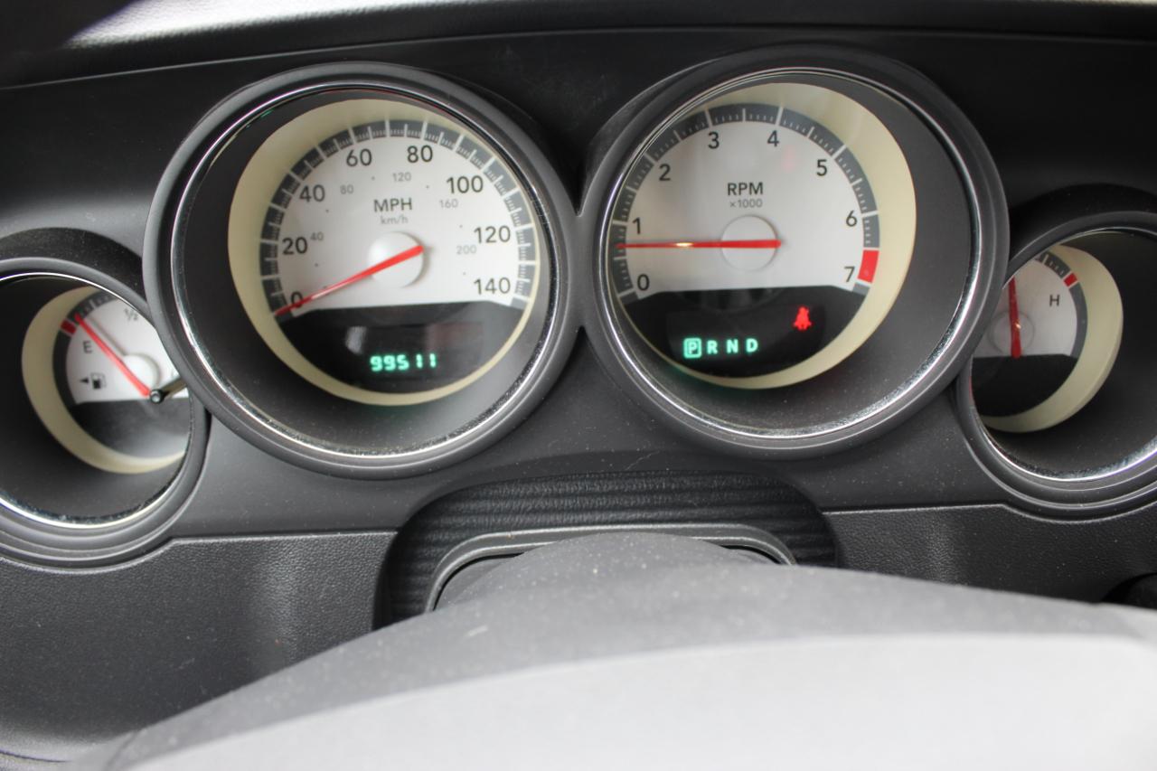 Dodge Challenger SE 2010