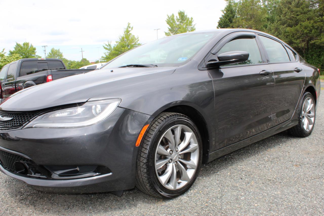 2016 Chrysler 200 S 4D Sedan AWD