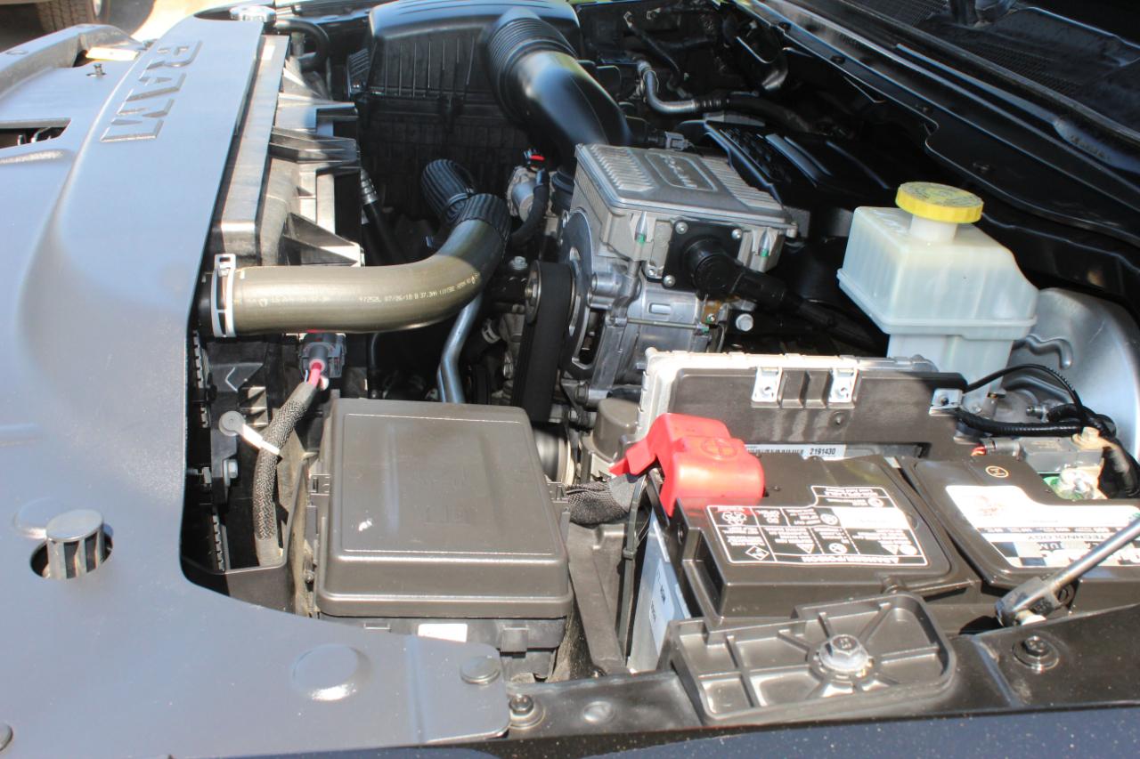 RAM 1500 Laramie Crew Cab SWB 4WD 2019
