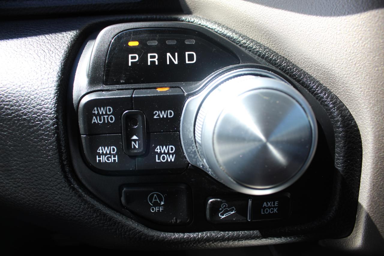 RAM 1500 Laramie Crew Cab SWB 4WD 2019
