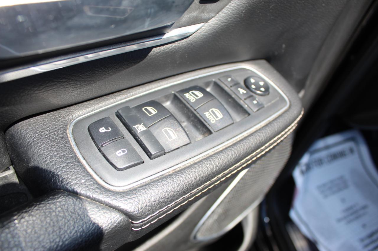 RAM 1500 Laramie Crew Cab SWB 4WD 2019