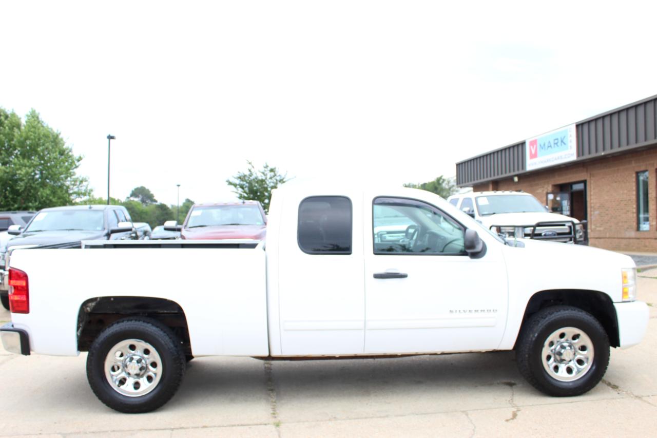 Chevrolet Silverado 1500 LS Extended Cab 4WD 2010