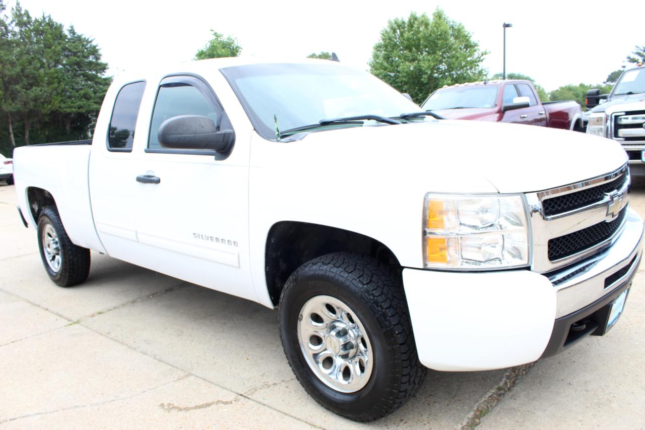 Chevrolet Silverado 1500 LS Extended Cab 4WD 2010