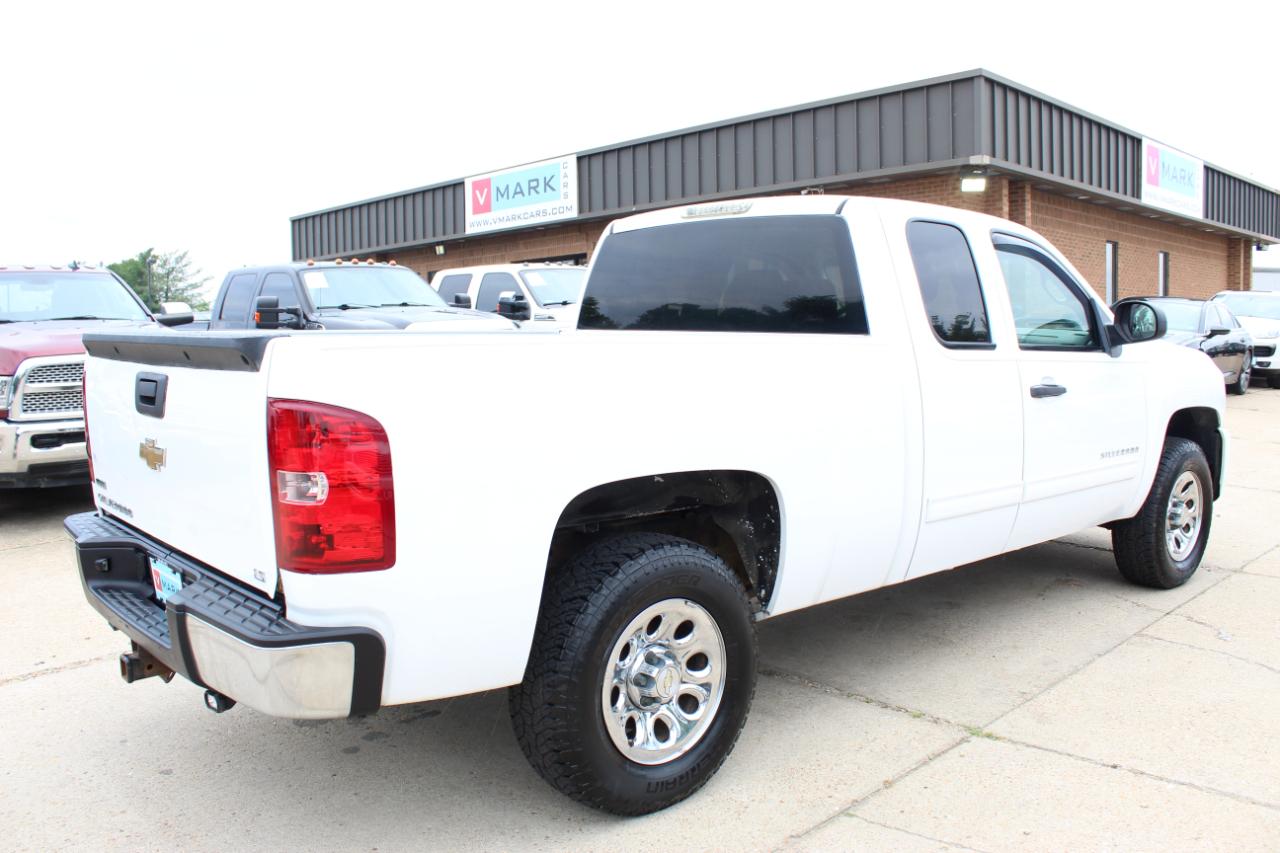 Chevrolet Silverado 1500 LS Extended Cab 4WD 2010