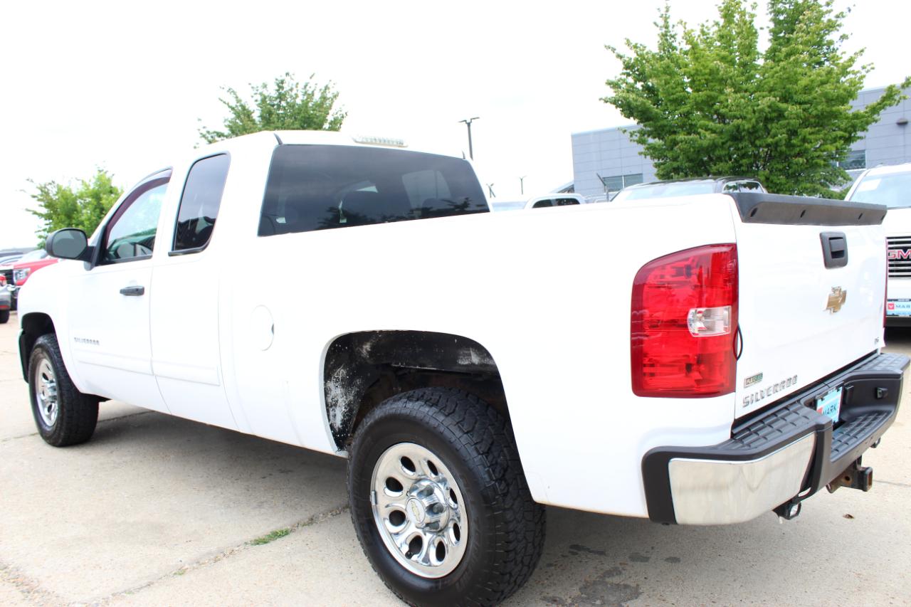 Chevrolet Silverado 1500 LS Extended Cab 4WD 2010