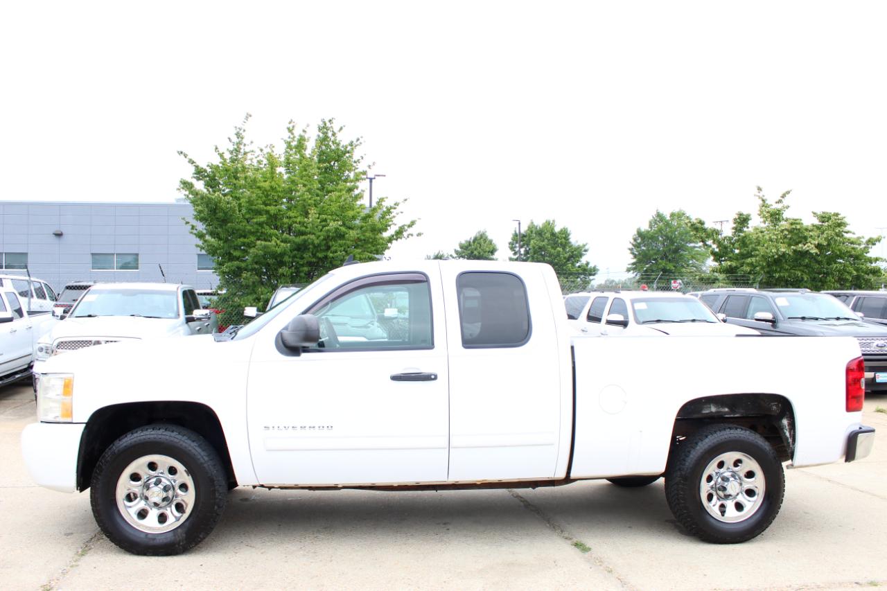 Chevrolet Silverado 1500 LS Extended Cab 4WD 2010