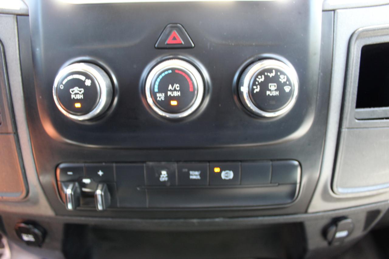 RAM 2500 Tradesman Crew Cab 4WD 2014