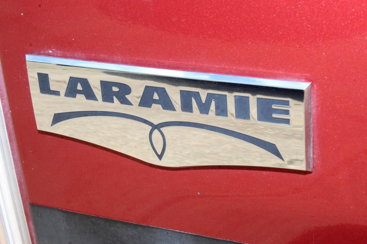 RAM 3500 Laramie Crew Cab SWB 4WD 2015