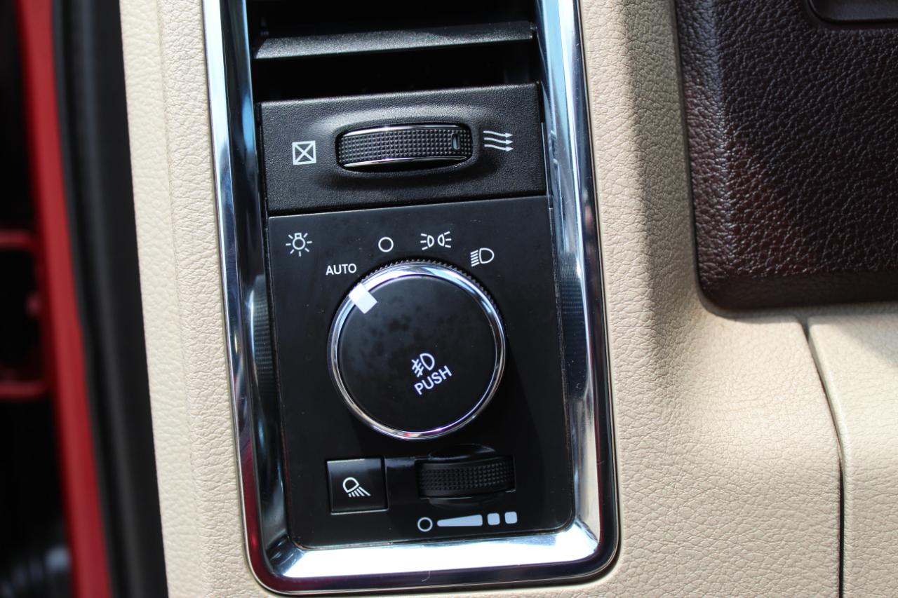 RAM 3500 Laramie Crew Cab SWB 4WD 2015