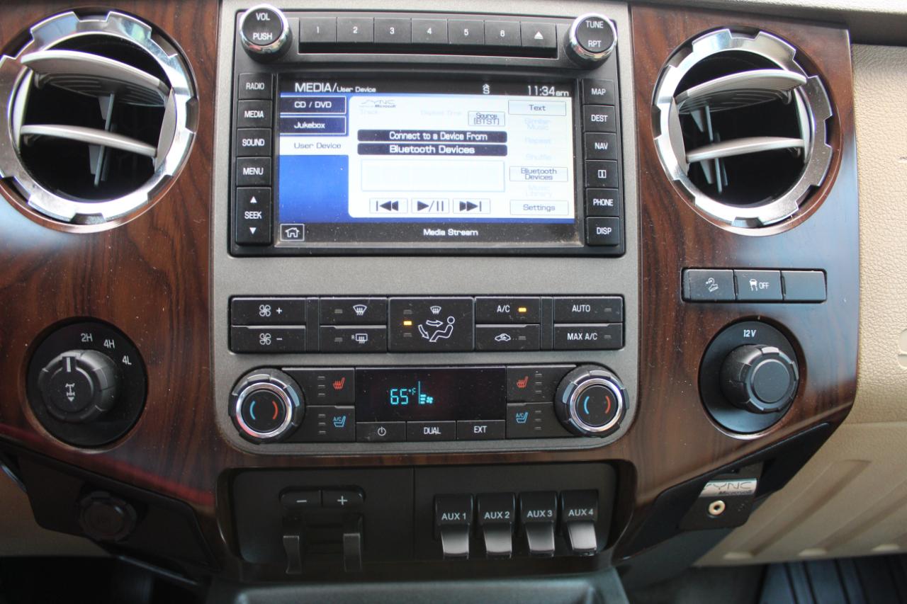 Ford F-250 SD Lariat Crew Cab 4WD 2011