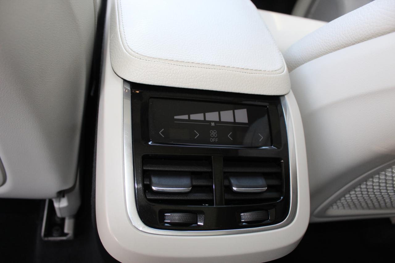 Volvo XC90 T6 Momentum AWD 2016