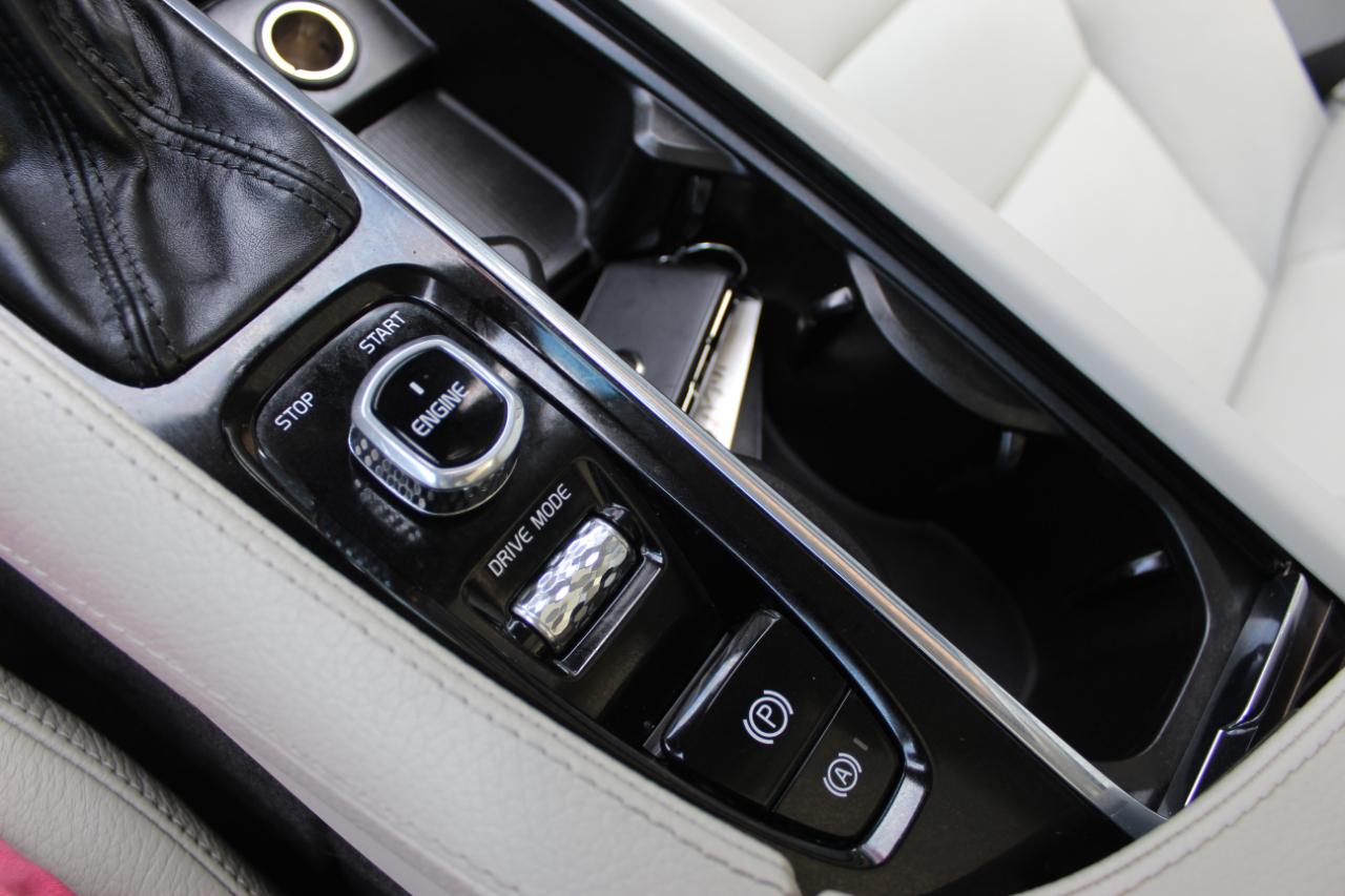 Volvo XC90 T6 Momentum AWD 2016