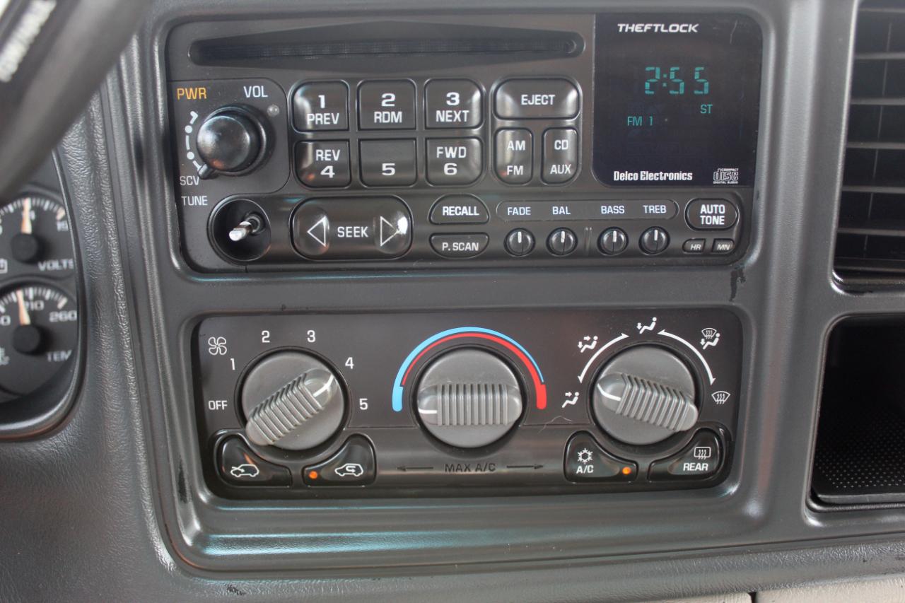 Chevrolet Suburban 1500 2WD 2002