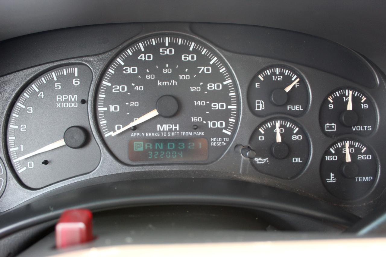 Chevrolet Suburban 1500 2WD 2002
