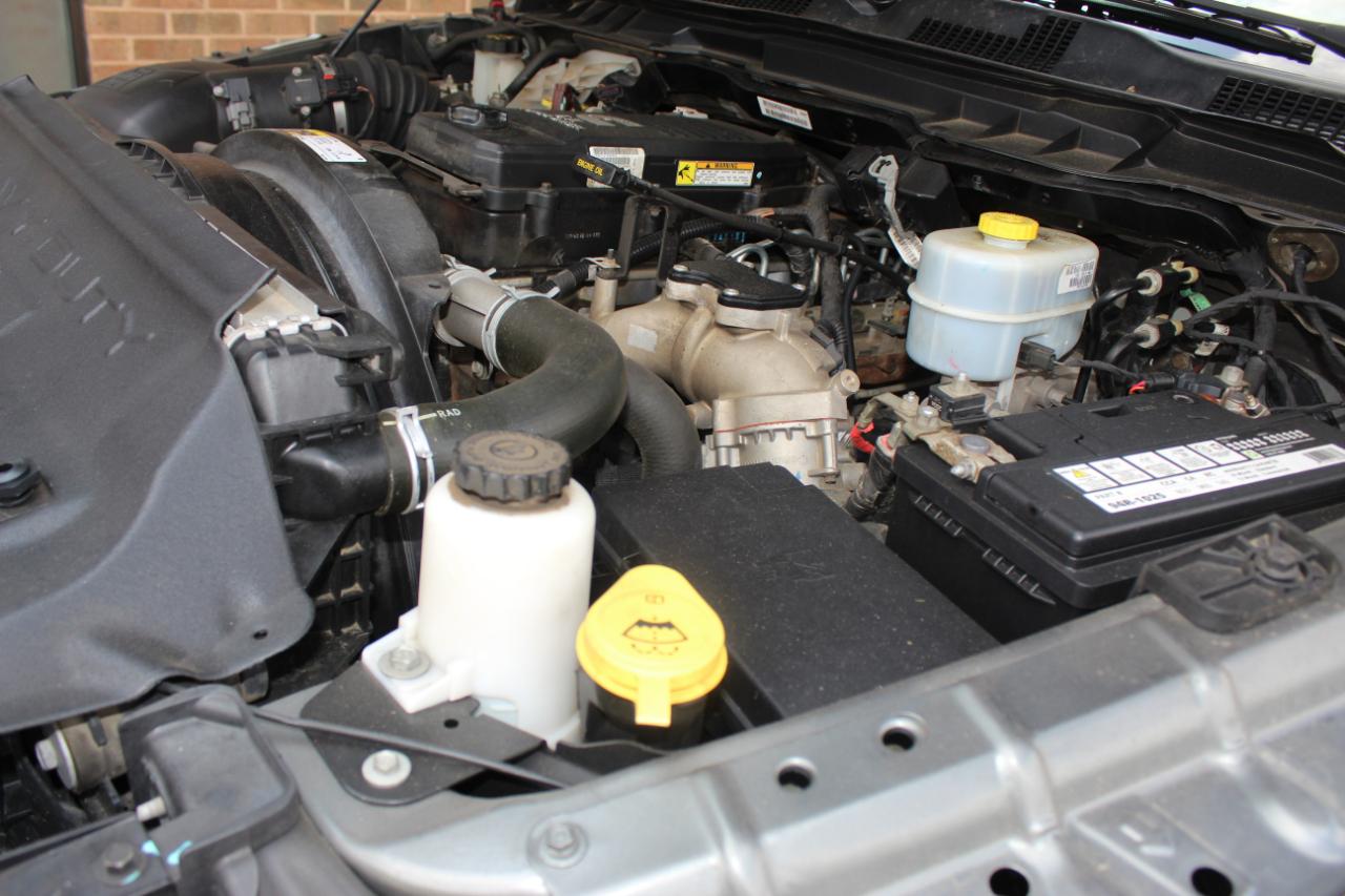 RAM 2500 Tradesman Crew Cab SWB 4WD 2013