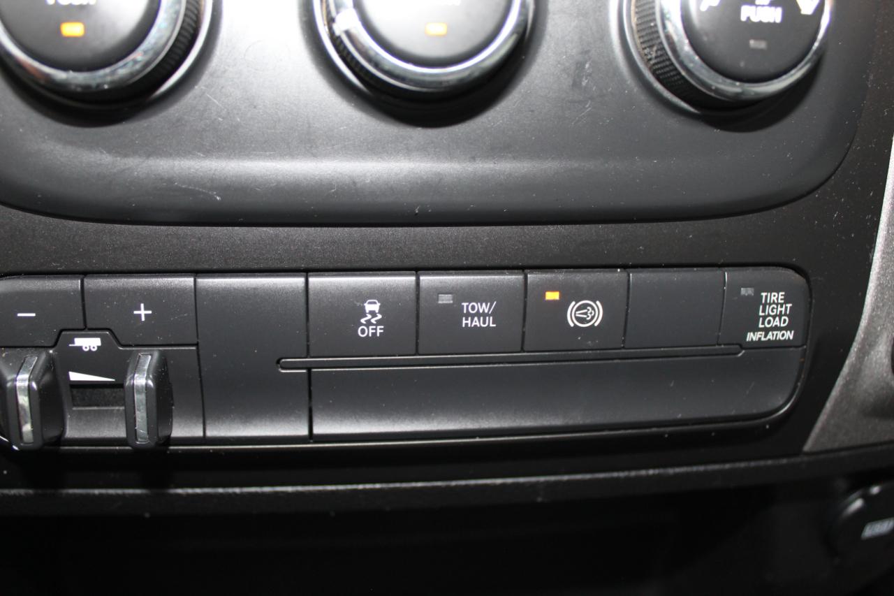 RAM 2500 Tradesman Crew Cab SWB 4WD 2013