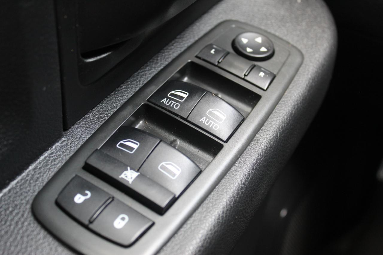 RAM 2500 Tradesman Crew Cab SWB 4WD 2013
