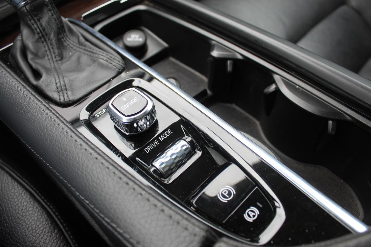 Volvo XC90 T6 Momentum AWD 2017