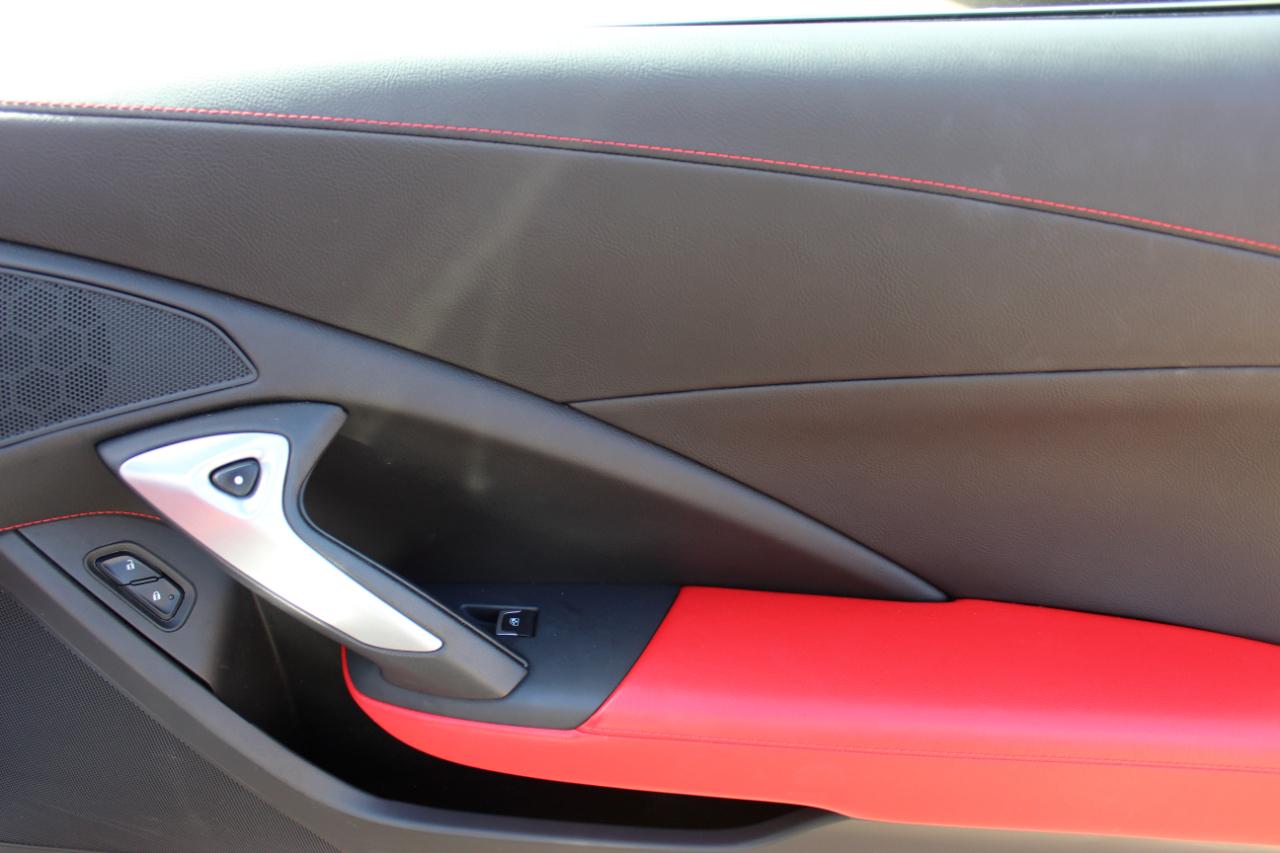 Chevrolet Corvette 2LT Coupe Automatic 2016