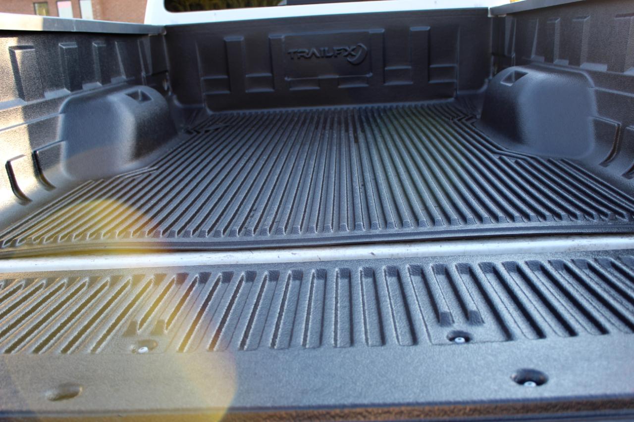 Ford F-250 SD Lariat Crew Cab 4WD 2015