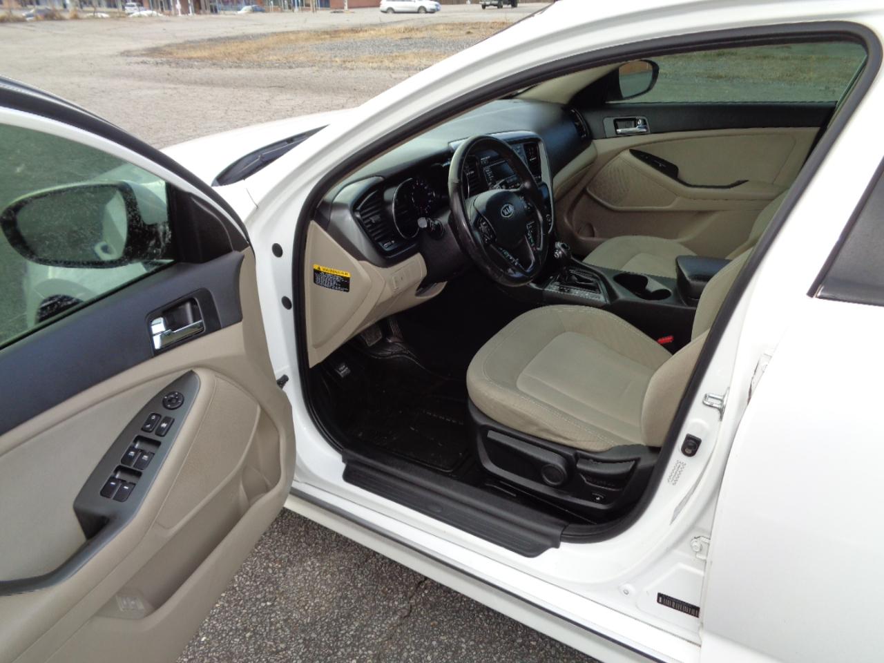 Kia Optima Hybrid Sedan 2012