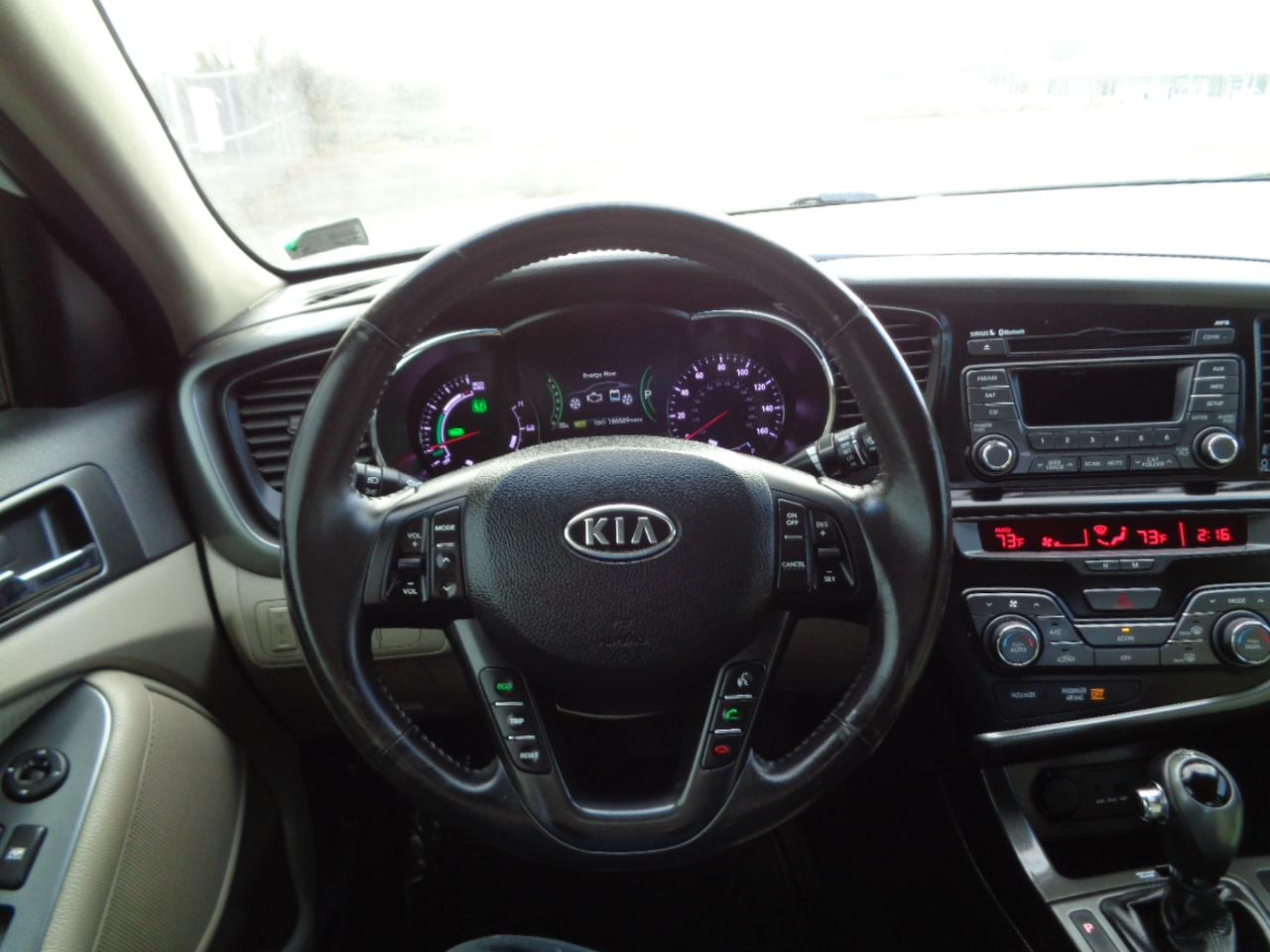 Kia Optima Hybrid Sedan 2012