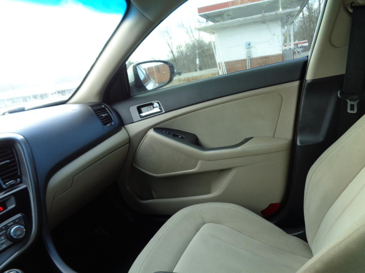 Kia Optima Hybrid Sedan 2012