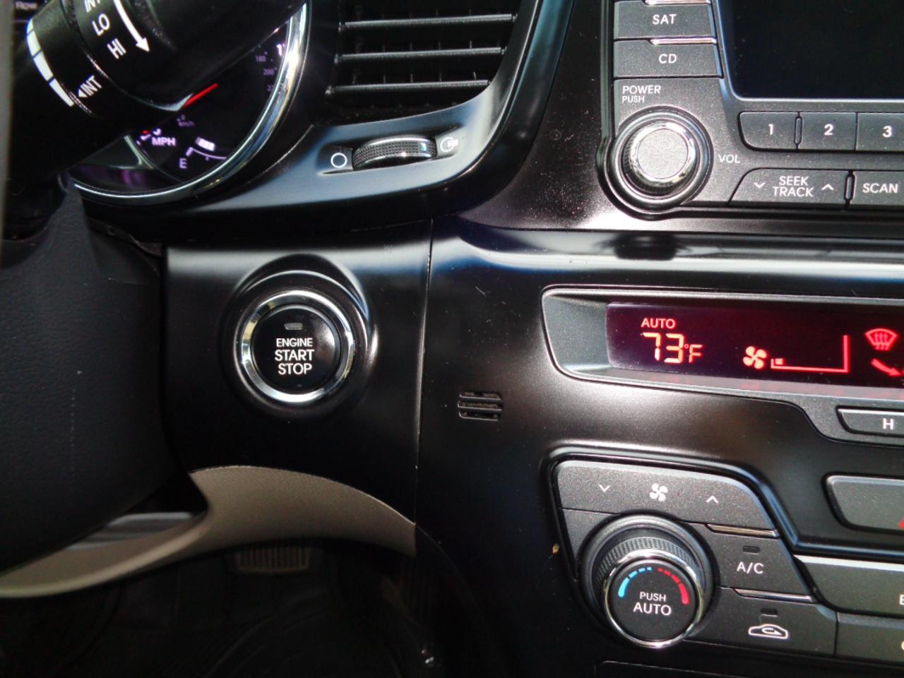 Kia Optima Hybrid Sedan 2012