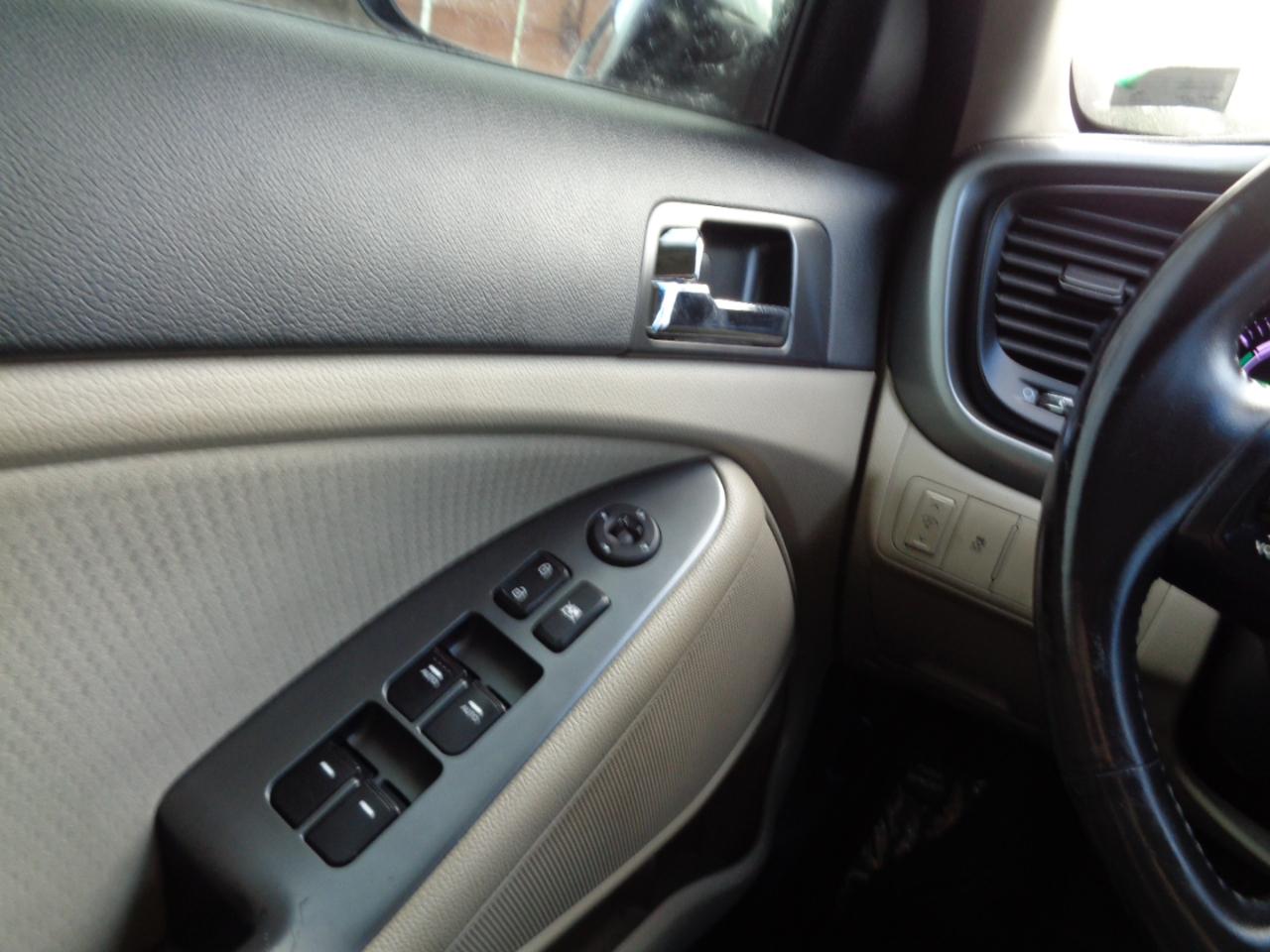 Kia Optima Hybrid Sedan 2012