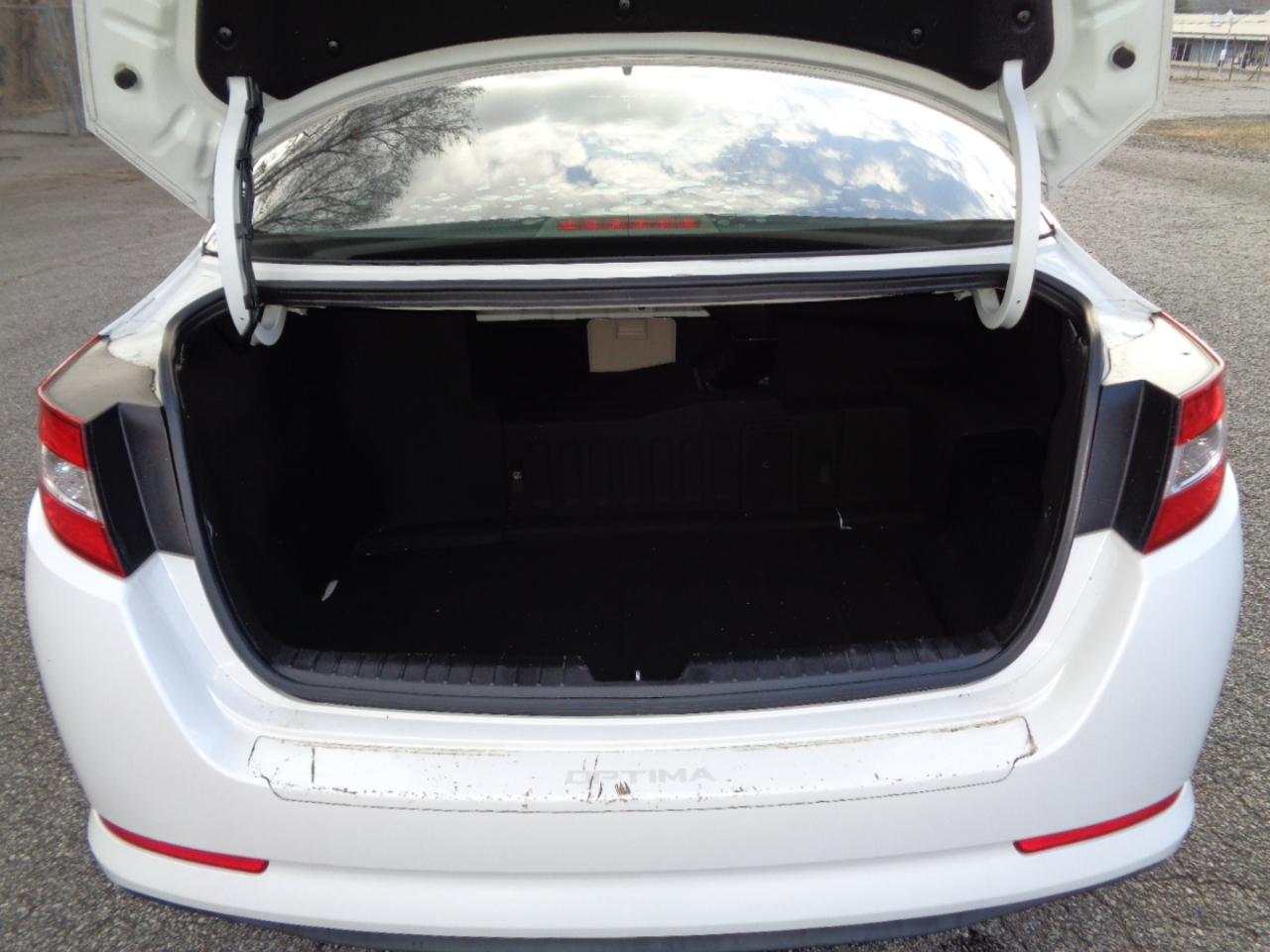 Kia Optima Hybrid Sedan 2012