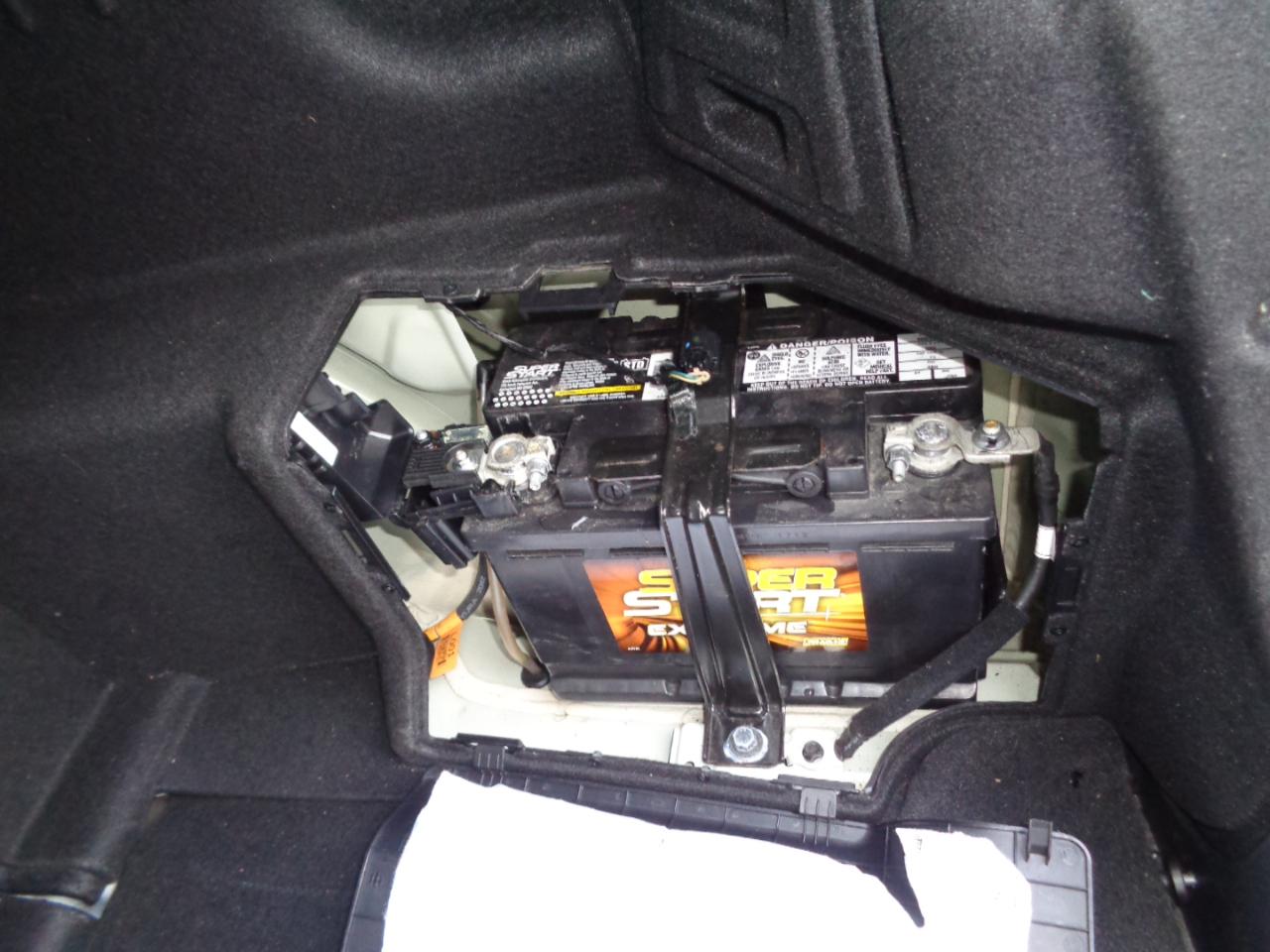 Kia Optima Hybrid Sedan 2012