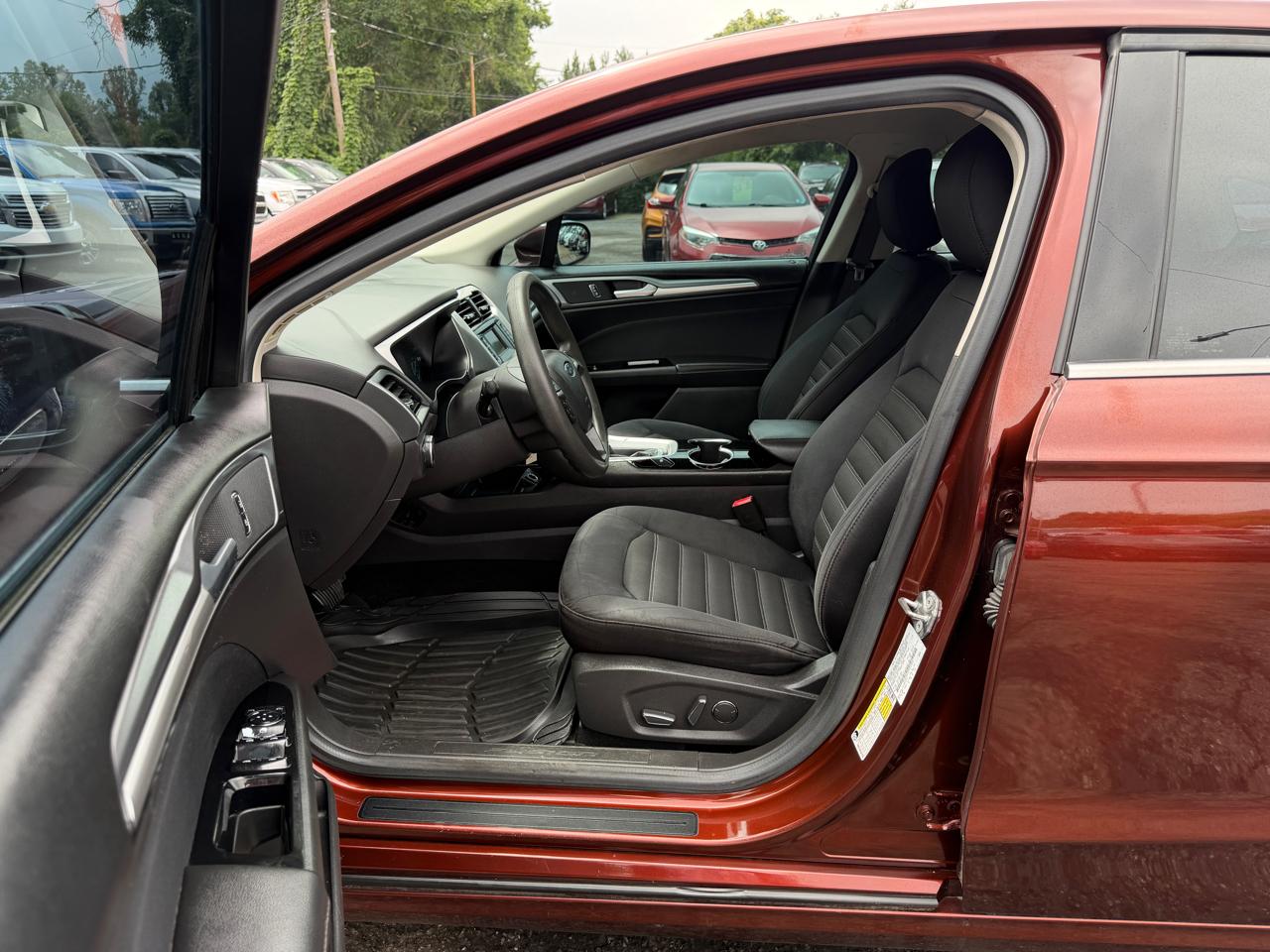 Ford Fusion SE 2015
