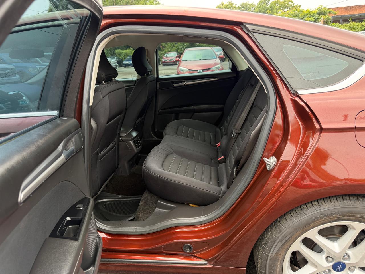 Ford Fusion SE 2015
